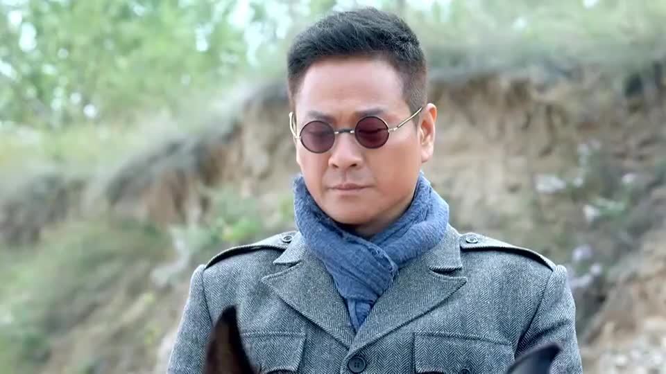 左手劈刀:张布尔护送战友被扣押,龙飞策马急救援