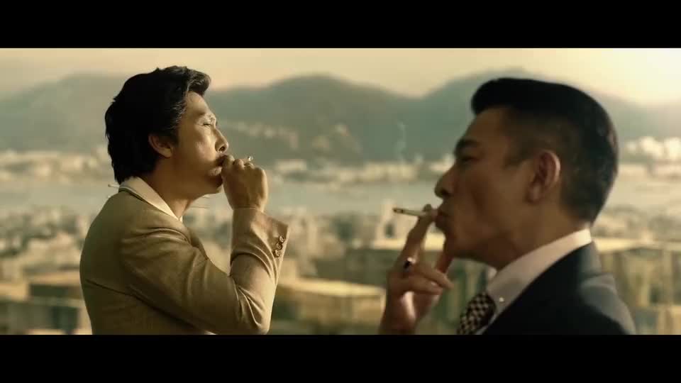跛豪天台抽烟这段,真的太帅了