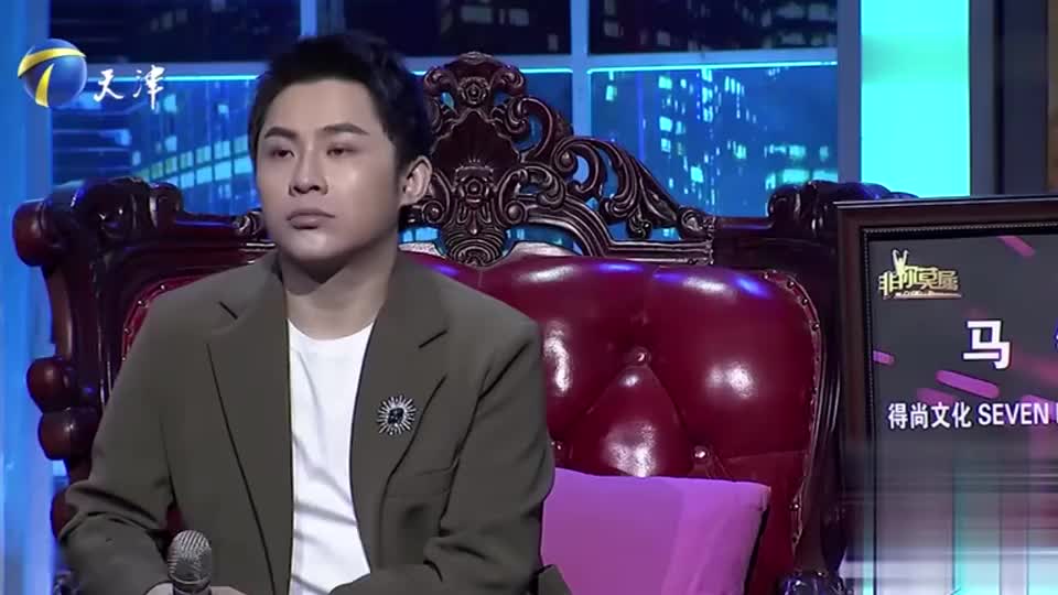 46 为您推荐: 翻糖师现场拍卖作品,企业家直接20000元买走丨非你莫属