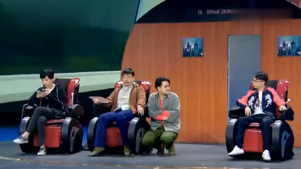 爆笑小品:贾冰不会说英文,高铁上这尴尬一幕逗笑全场!