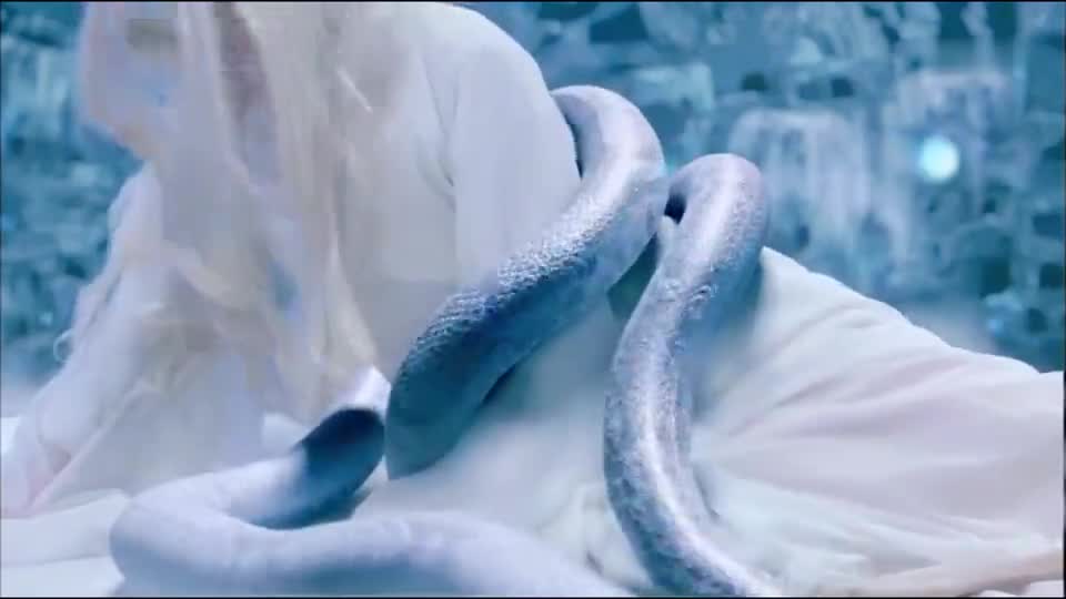 画皮2小唯在寒冰地狱接受冰刑浮生在一旁面无表情