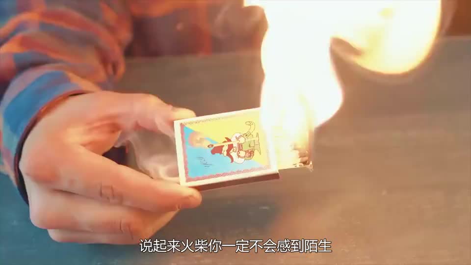 火柴在水下还能点燃？小哥制作火柴火山，点燃后场面异常壮观！