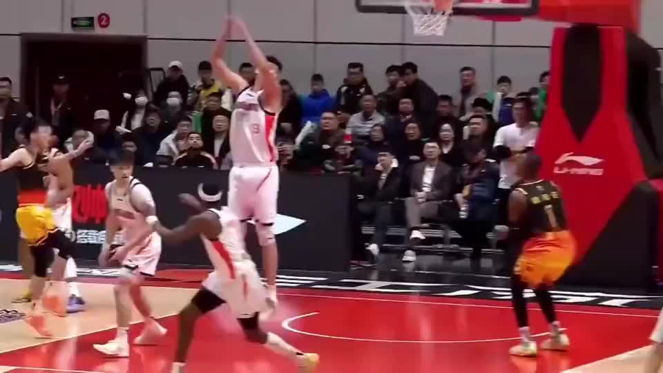 直到看到徐昕这一战，有球权和有试错空间