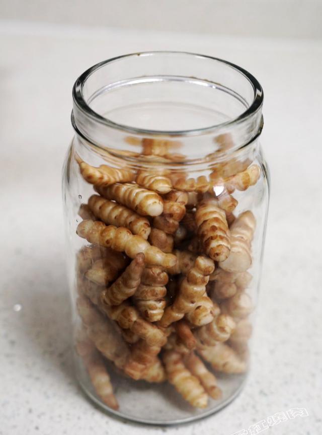 每年我都腌上一小坛能吃一年,吃着嘎嘣脆特下饭|甘露|酱油|酱菜_新浪