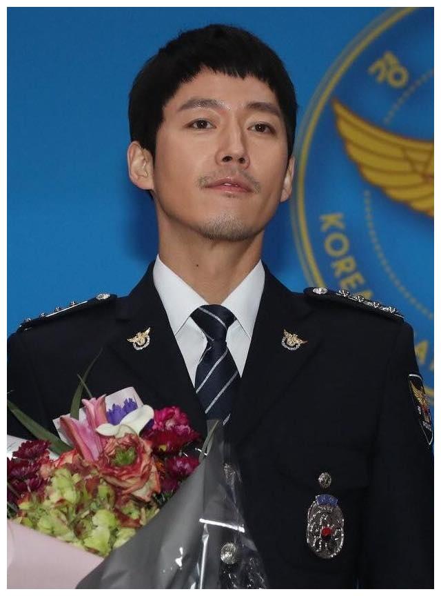 张赫,徐睿知戏剧角色正面力量受肯定,曾合体获颁荣誉警察!