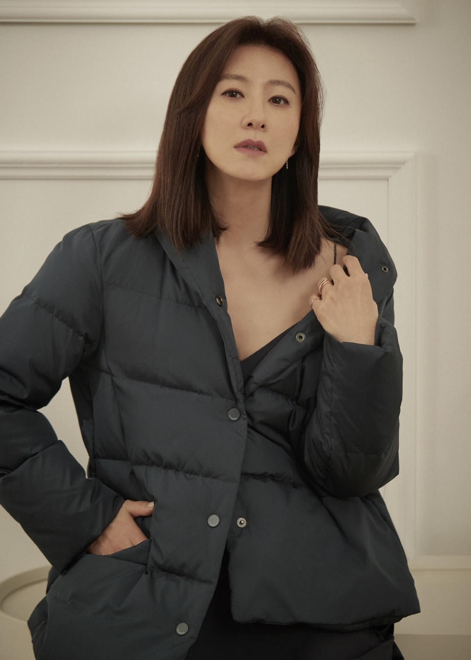 韩国女艺人金喜爱拍代言品牌最新宣传照