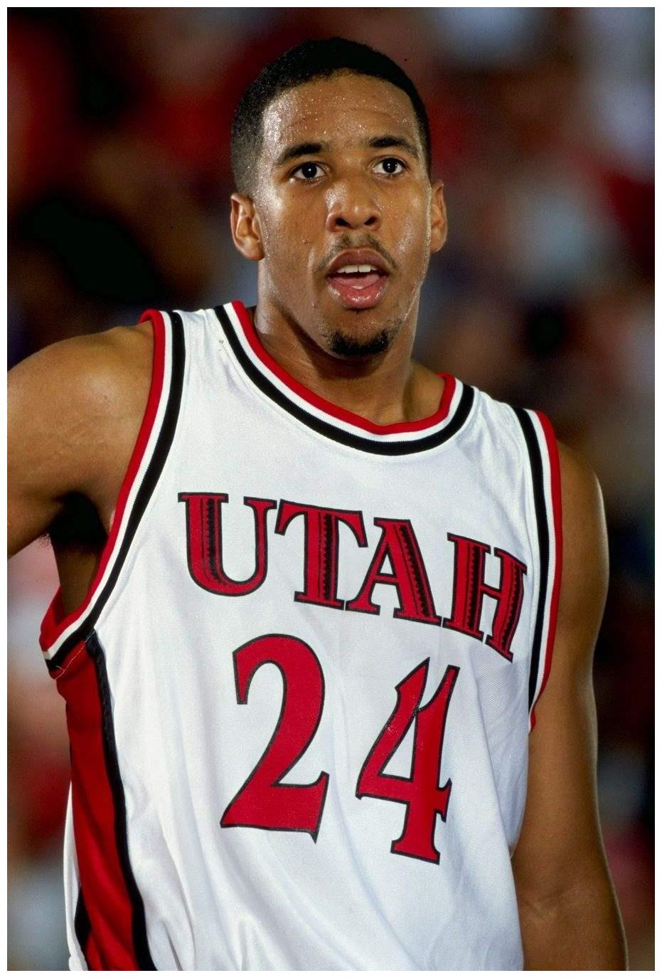 88米的安德烈·米勒并不擅长弹跳,甚至可以说是基本不跳.