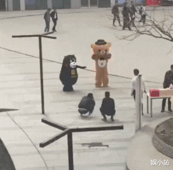 神回复：“年轻人不送外卖，不进工厂那该干什么去？”休闲区蓝鸢梦想 - Www.slyday.coM