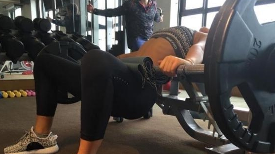 140斤的美女,走红成网红,身材迷人引万人追捧