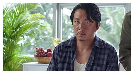 从当年的文艺小生,温润书生,到上一次出现在《唐人街探案》中浮肿苍老