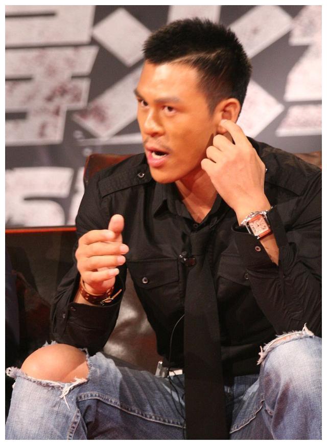 周星驰将他一手捧红,如今拥有着5000万身价,却还只听命于星爷|释行宇