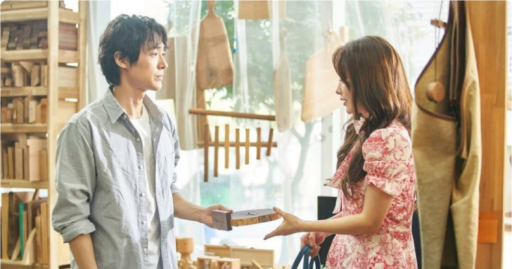 正文  10月27日,电视剧《火鸟2020》已经可以视频平台两集观看.