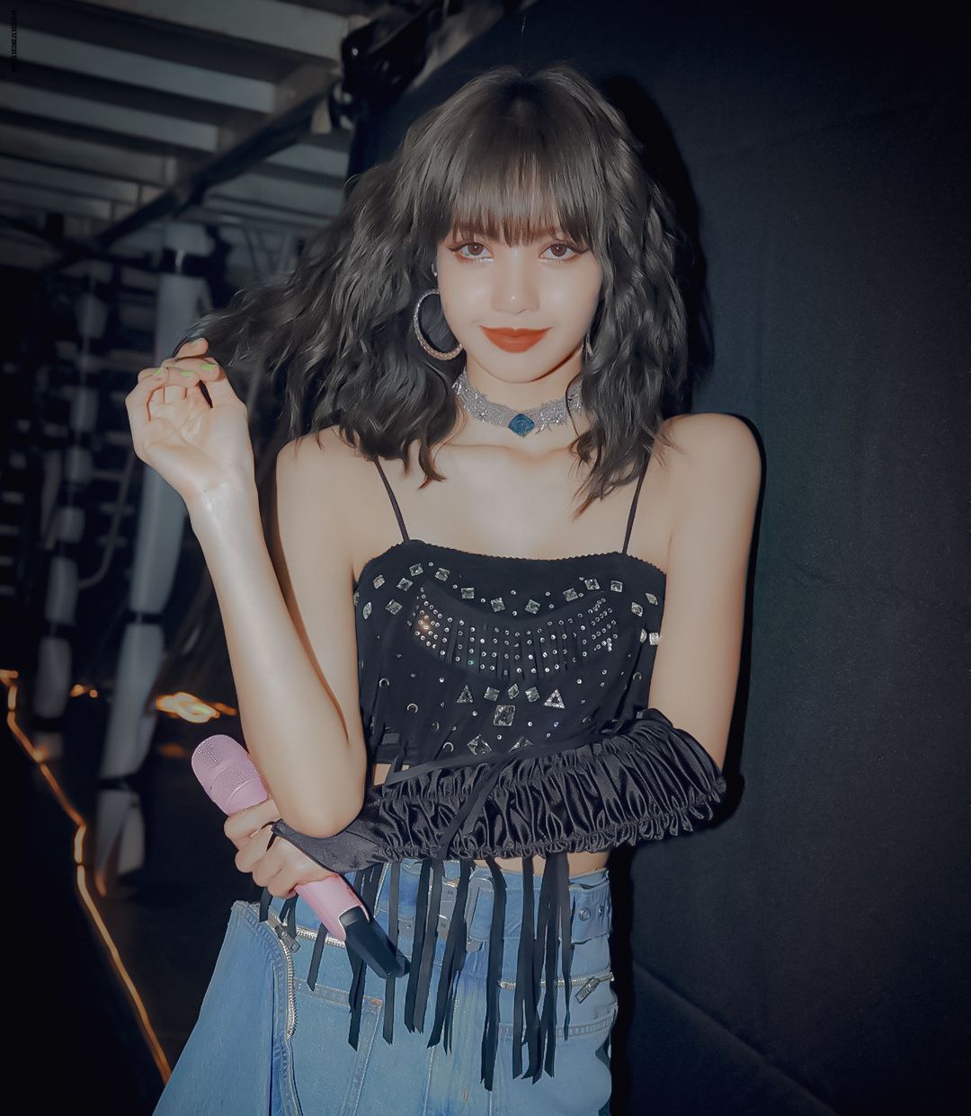 泰籍女歌手lisa惊艳写真,酷似人间芭比娃娃