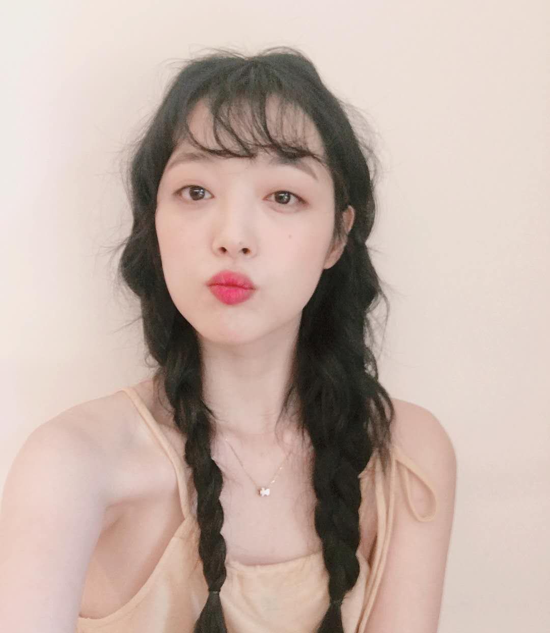 回顾元气少女崔雪莉的美照,青春靓丽又不失甜美,满满的少女感!