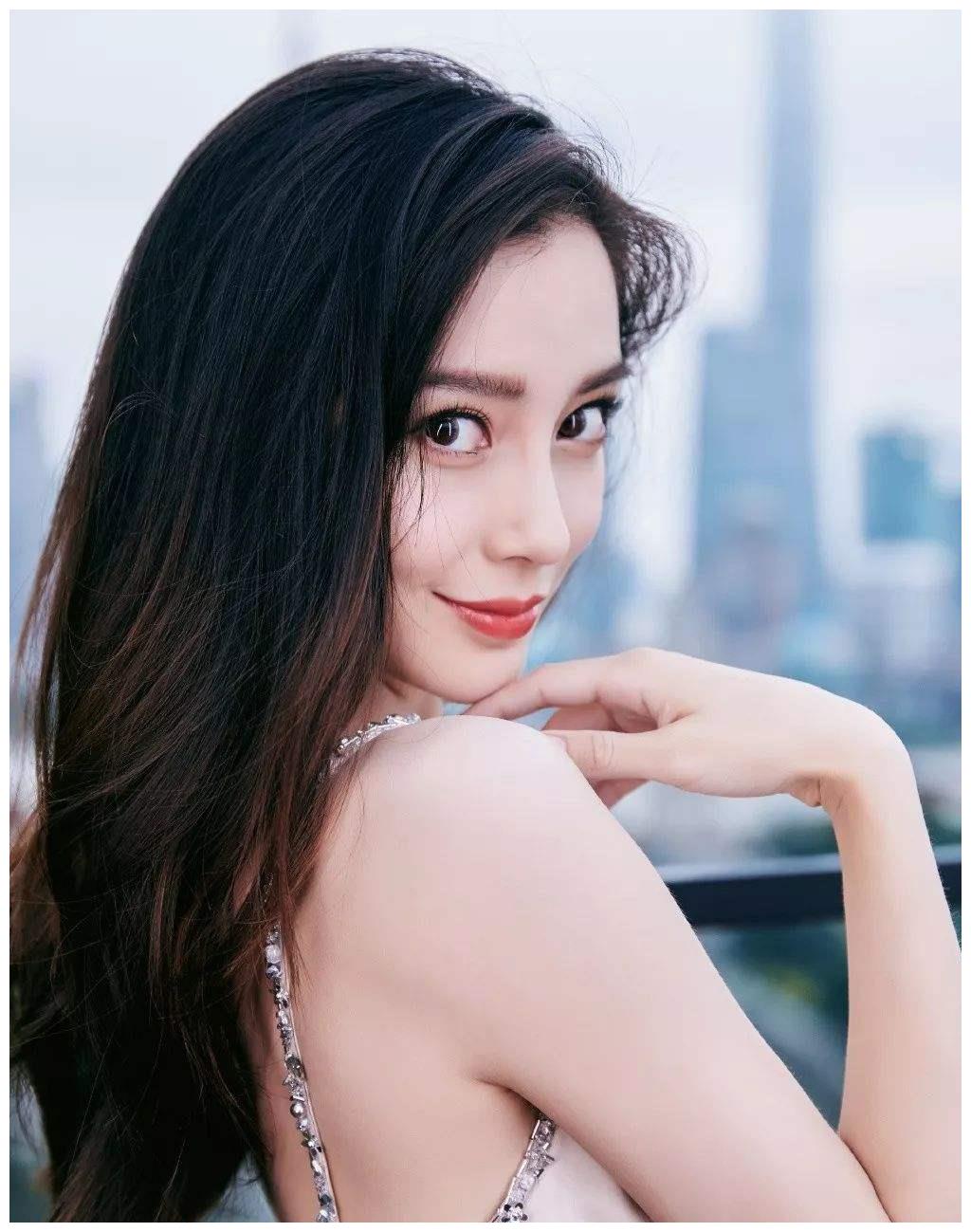 晒体重身体年龄仅26岁,baby真的是非常自律健康的美丽,很迷人