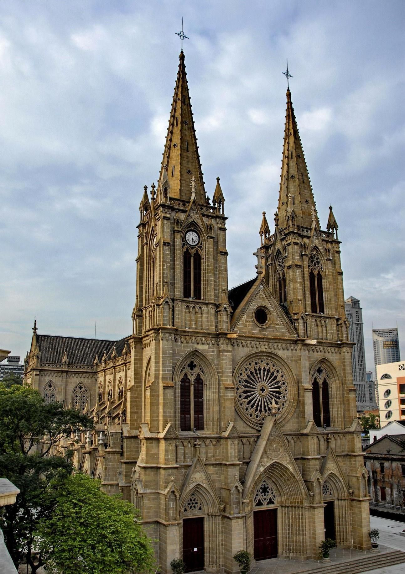 圣心大教堂,广州市一德路旧部前街56号.建于1863年
