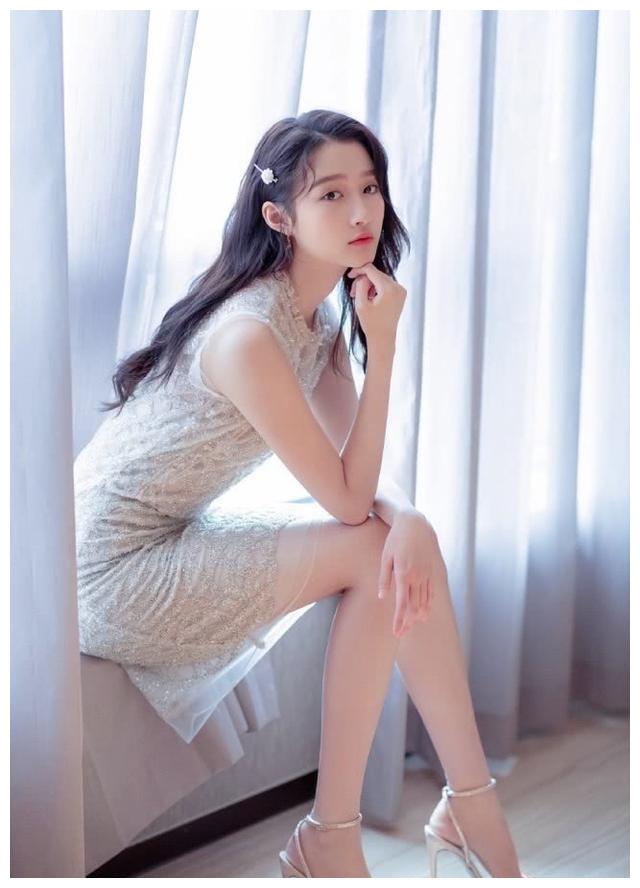 关晓彤如花似玉美丽动人