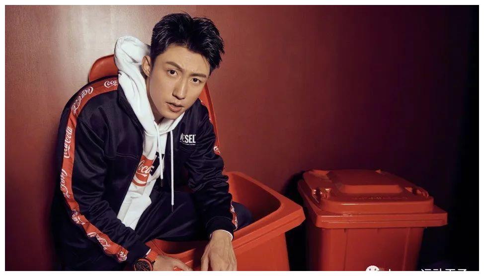 187cm钢铁直男黄景瑜,实力与颜值并存,不愧是a到爆的男人__财经头条