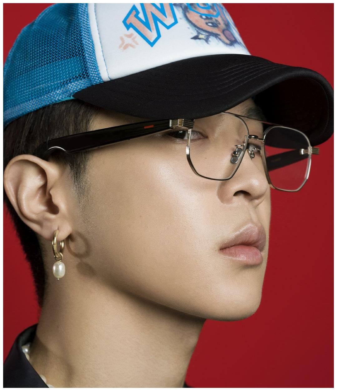怼脸硬照:吴昕红唇出众,费启鸣撞脸魏晨,她好像高冷女教师