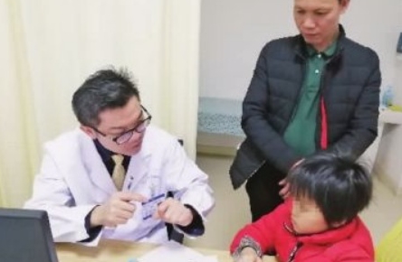 9岁小女孩脖子皮肤越来越黑，医生在病历上写下4个字，家人放心了休闲区蓝鸢梦想 - Www.slyday.coM