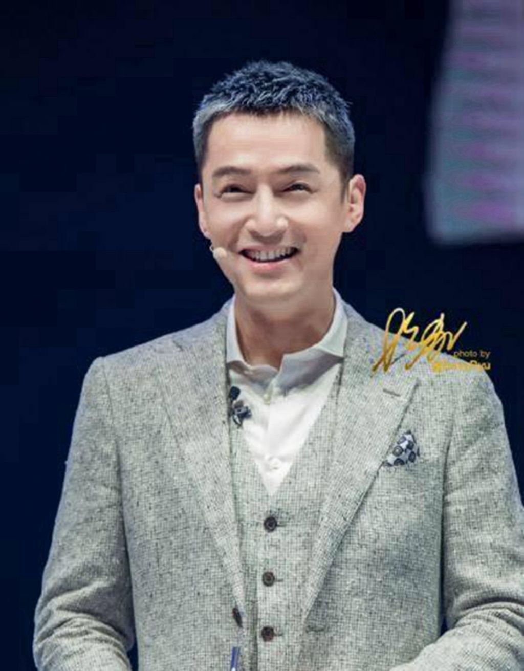 胡歌有颜任性奶奶灰小寸头发型说不重要