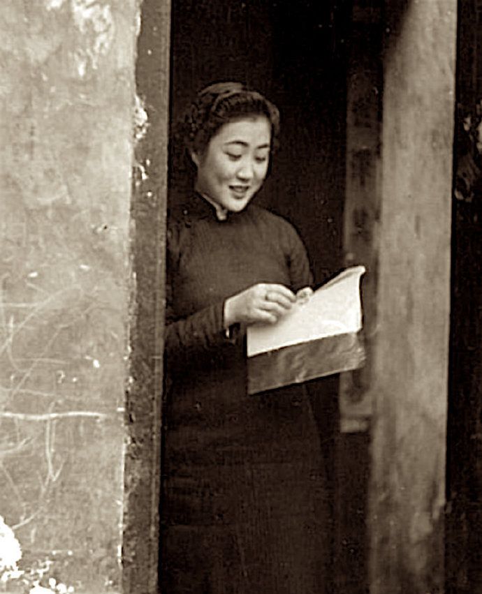 1930年北京前门外的风尘女子,长相清秀,很有气质_高清图集_新浪网