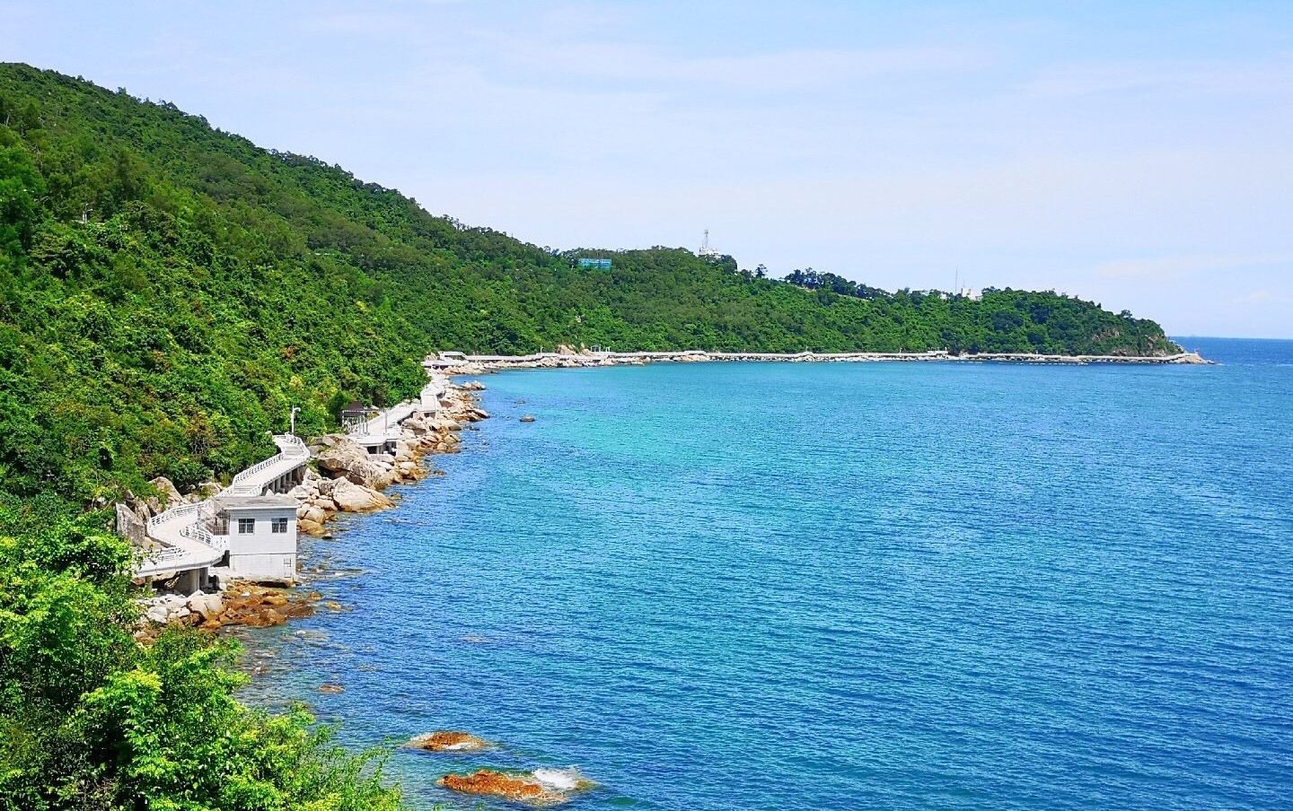 深圳小梅沙,海滨栈道风景迷人