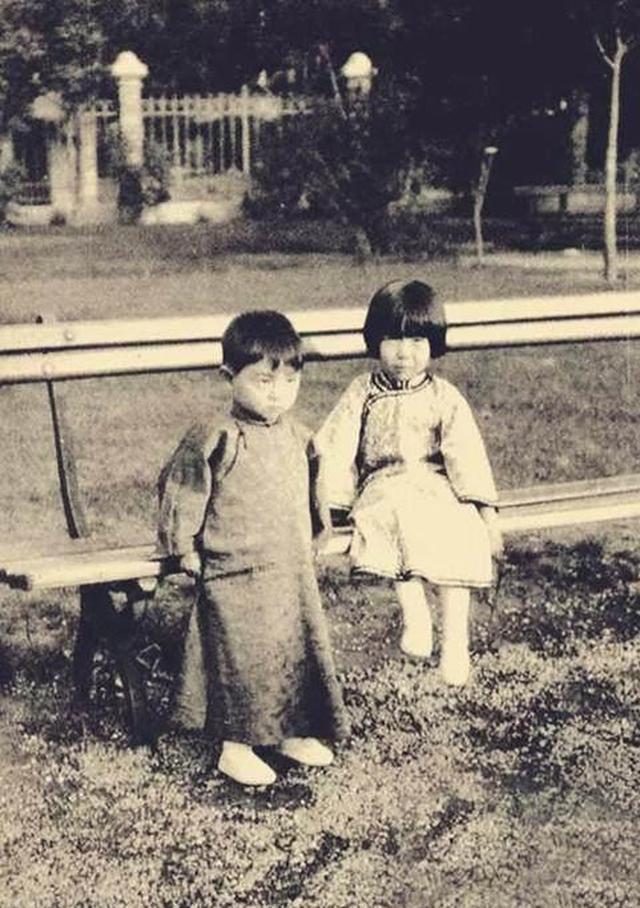 终于逃离的机会来了,1924年,张志沂的妹妹张茂渊要出国留学,黄逸梵以