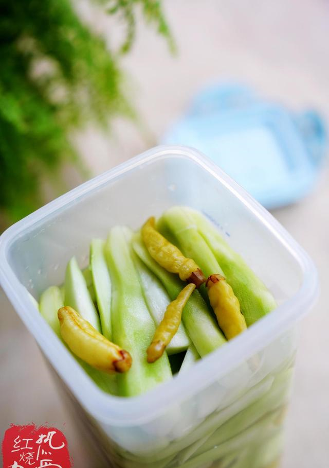 做成又酸又辣的洗澡泡菜,口感脆生特别好吃|西兰花|泡菜|泡椒_新浪