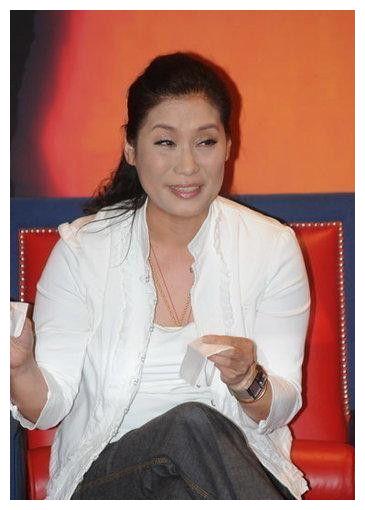 现在《射雕英雄传》中穆念慈的扮演者杨盼盼,素颜对镜头无惧脸上皱纹