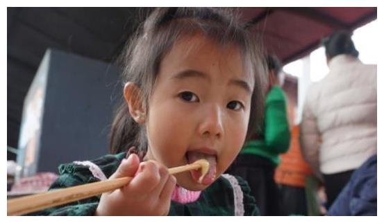 让孩子积食、不长个的3种早餐,家长不要再给孩子吃了!别大意休闲区蓝鸢梦想 - Www.slyday.coM 让孩子积食、不长个的3种早餐,家长不要再给孩子吃了!别大意休闲区蓝鸢梦想 - Www.slyday.coM