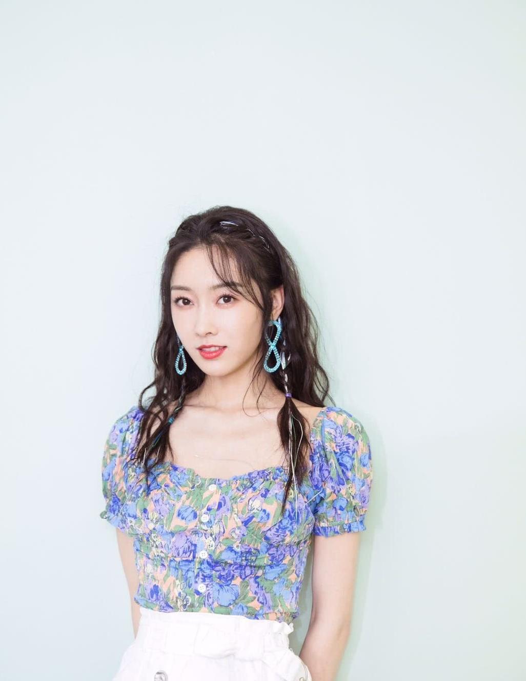 宣璐穿搭感好强一看就是很会穿的小姐姐风格不错呦看好你