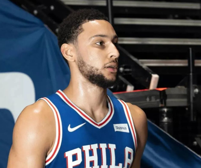 西蒙斯通过体检,即将回归,但还有球队再追求他?