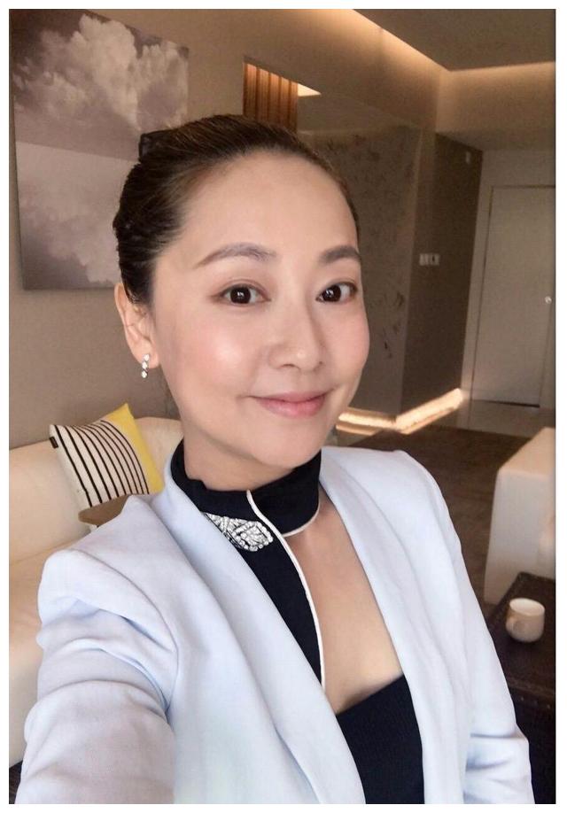 财经评论小狮子张茜简介(商业评论小狮子以前当过主持人)
