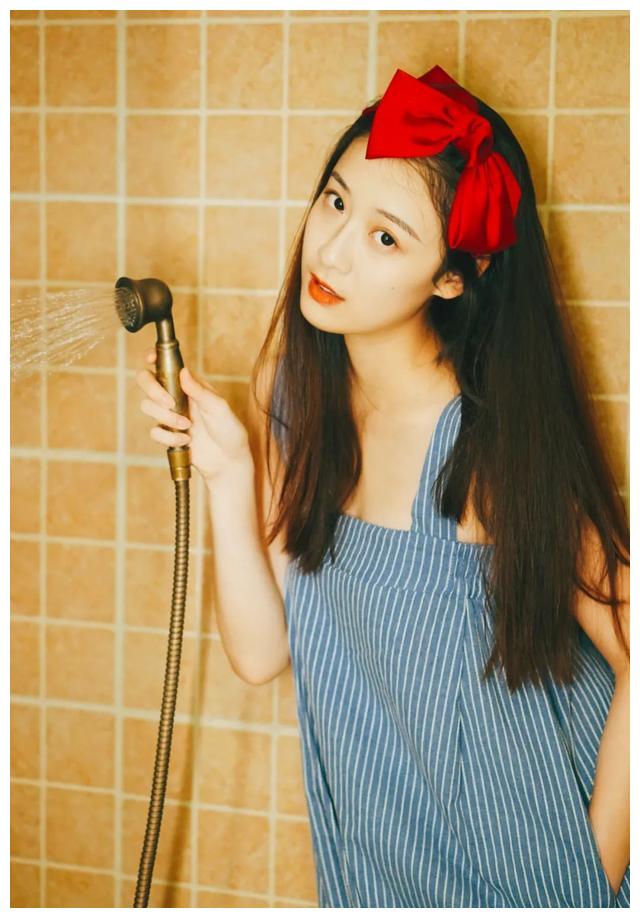 杨祺如,水瓶座,就读于北京电影学院,表演专业,身高170