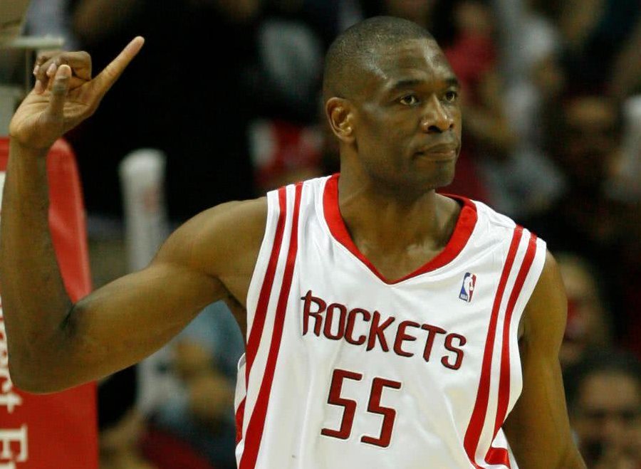 穆托姆博为何被称之为非洲大山?巅峰期也是篮板巨兽,很强