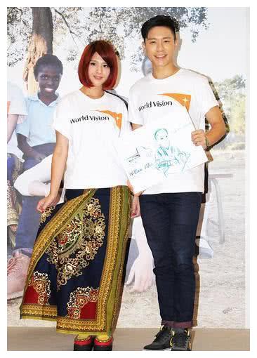 采访中哽咽痛哭,相恋11年就这样结束|娱乐圈|韦礼安|黄靖涵_新浪新闻