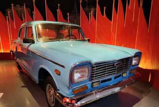 上世纪六十年代的上海牌汽车,最后一张最帅气