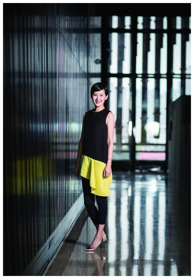 东方卫视主持人王津元,嫁上海富豪郭广昌,今49岁生3娃好幸福|王津