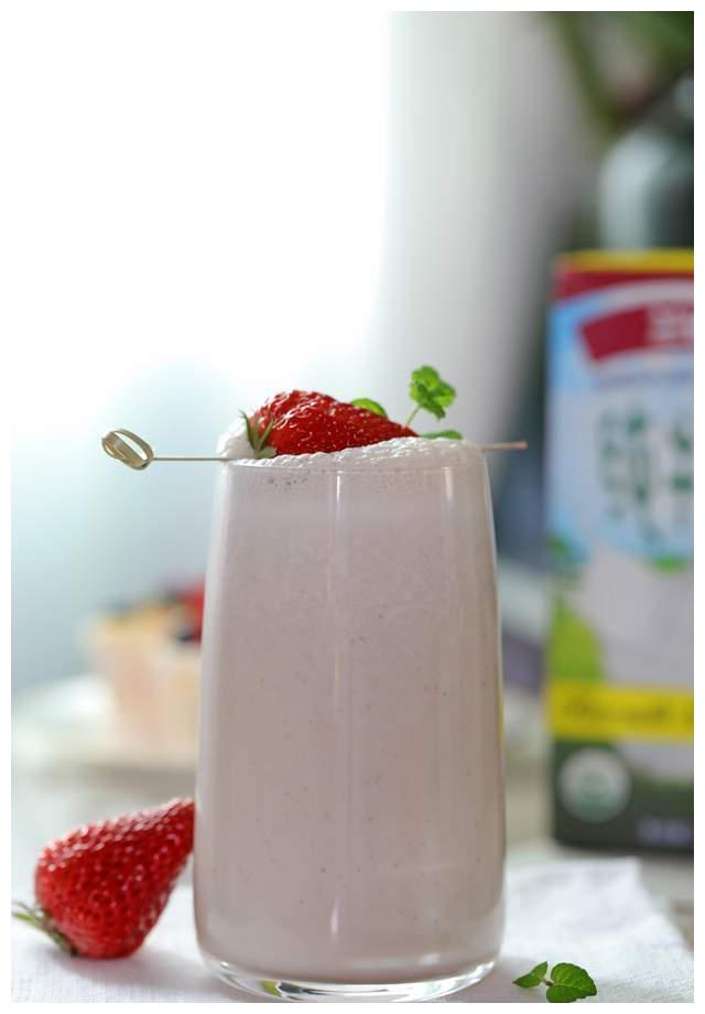 美味呈现 菊子自制甜品,牛奶苹果汁,营养丰富,做法很简单.