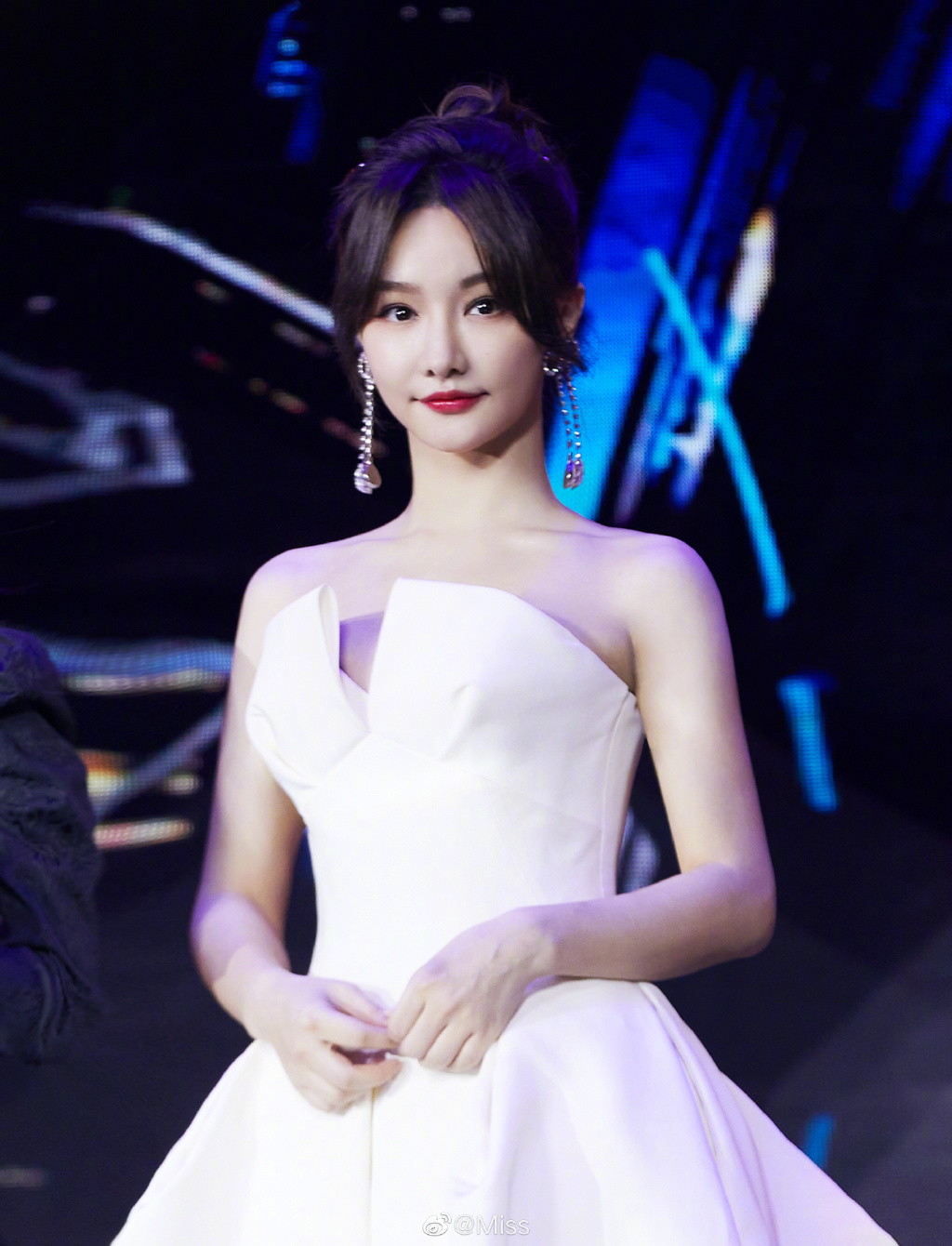 美女游戏主播miss迷人写真美照好漂亮啊