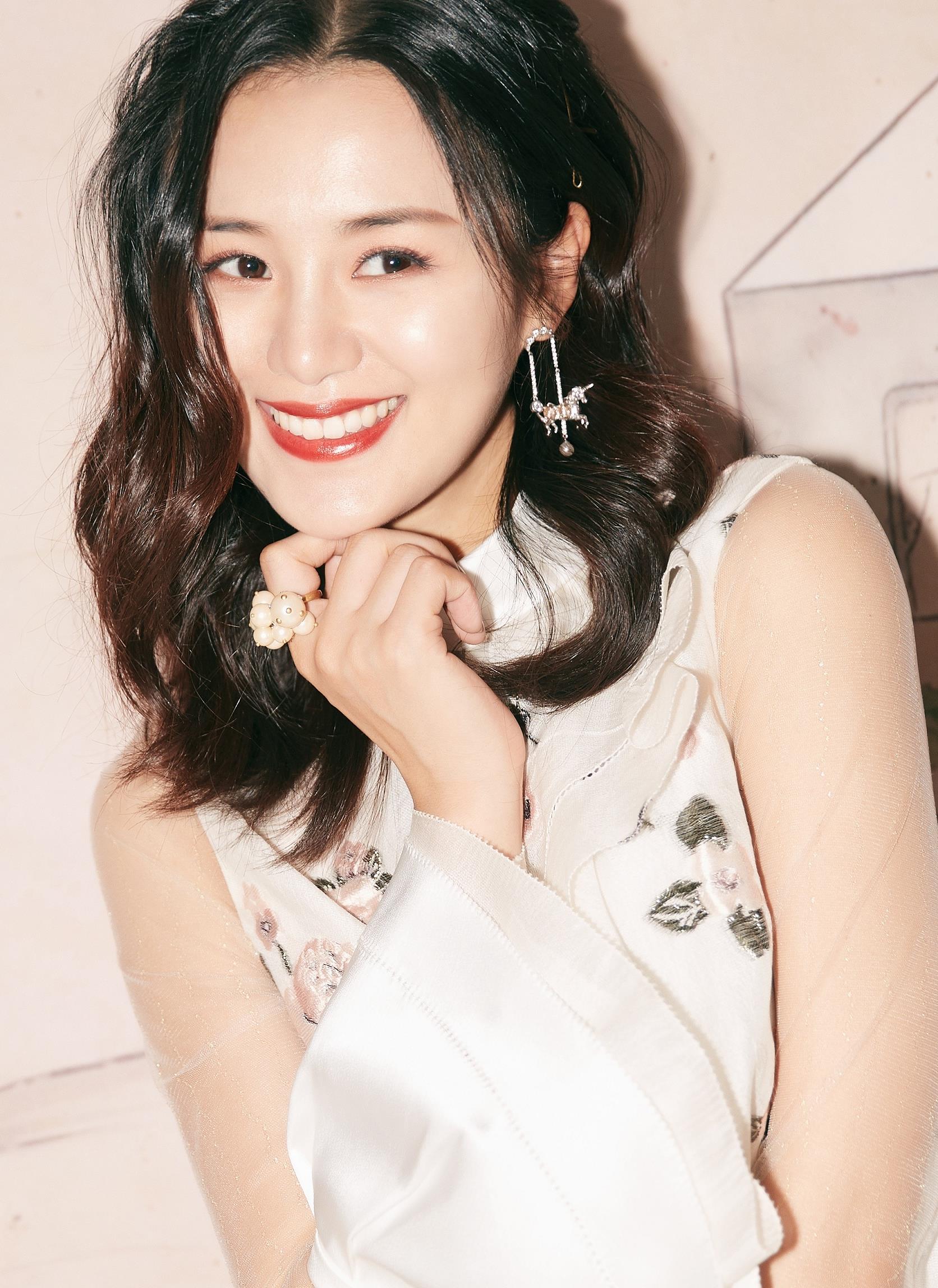 女神安悦溪:第7115期气质潮流美图欣赏