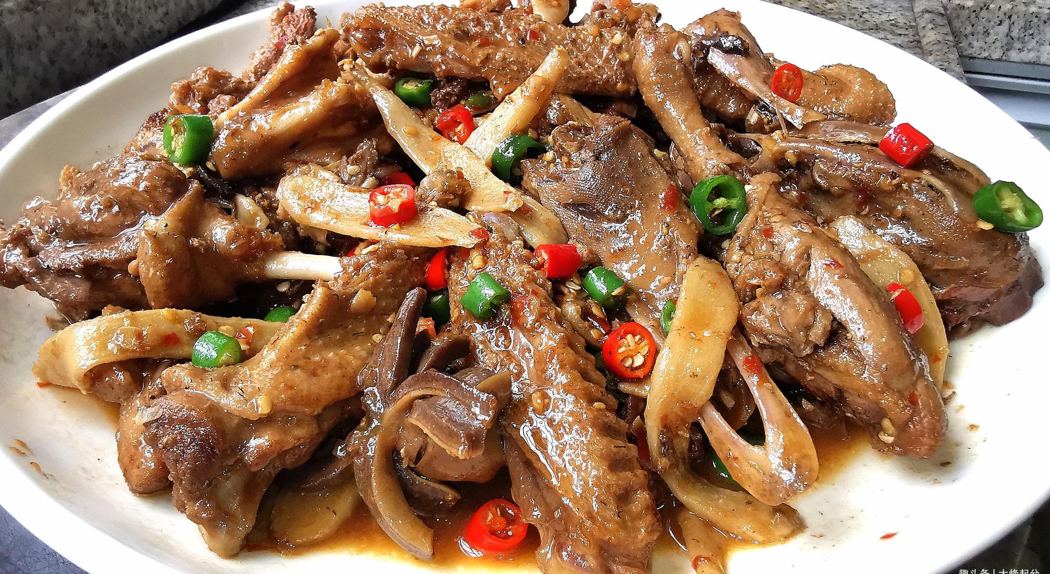 啤酒子姜焖鸭,大厨分享做法,步骤很详细,一看就会|鸭子|备用|步骤