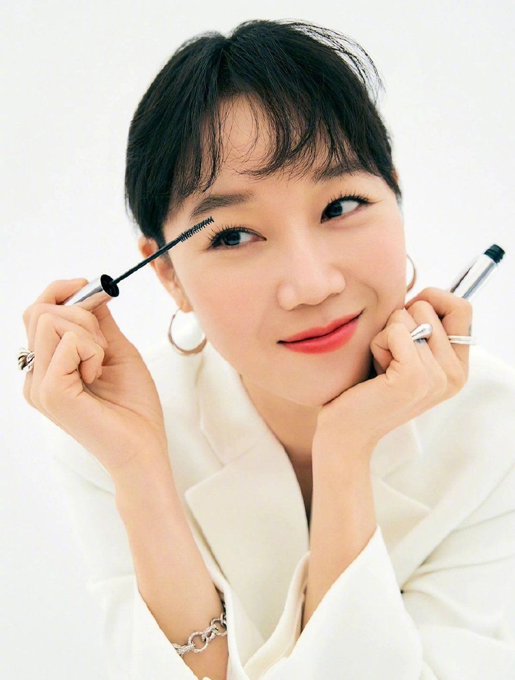 10孔孝真欧尼的amuse美妆画报真的太好看啦~2/ 10孔孝真 x amuse 2021