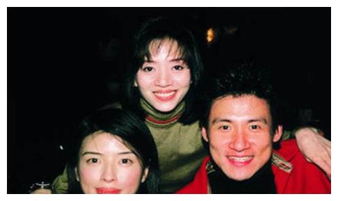 不让奶奶抱孙女，落魄时与他分手，罗美薇为何获张学友30年独宠休闲区蓝鸢梦想 - Www.slyday.coM