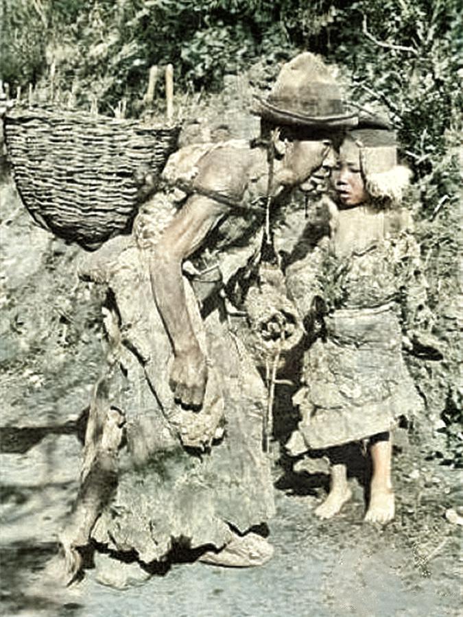 解放前的西藏,农奴没有任何自由,少女皮肤被做成人皮唐卡