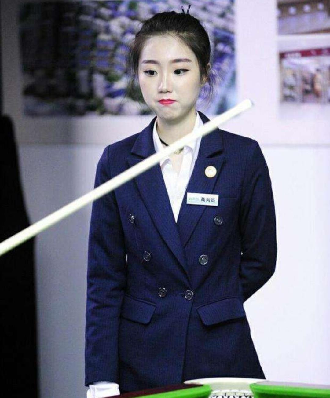 有颜值有实力！盘点国内4大“女神级”台球裁判|赵爽|裁判|台球_新浪新闻