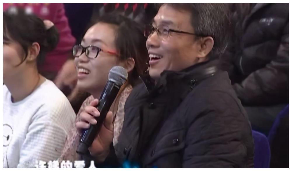 俞建伟在这中间不经意的说了一句"tm",这下惹恼了许娣,一把就把桌子掀