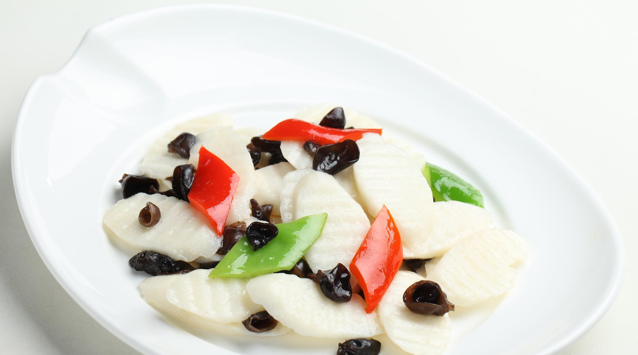 今天呢我跟大家分享大家成菜山药炒木耳快来看看吧