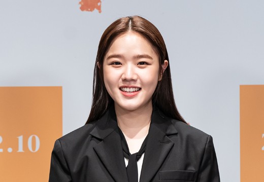 韩国艺人金香奇柳贤庆出席新片《孩子》发布会_高清图集_新浪网